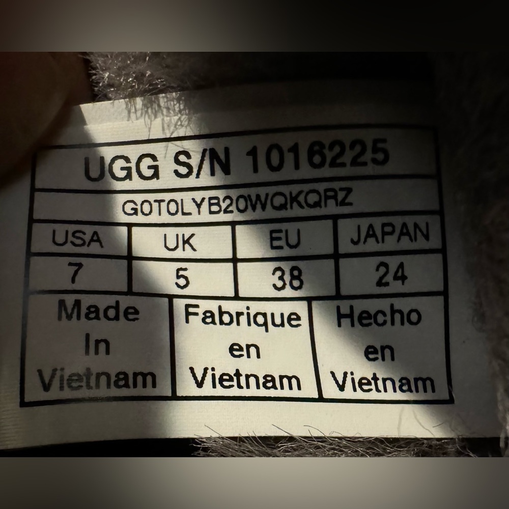 Authentic Preowned Ugg Bailey Bow II Boots Size USA 7 - Picture 8 of 11